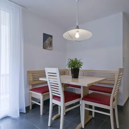 マッターホルングルス アパート *