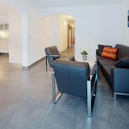 マッターホルングルス アパート *